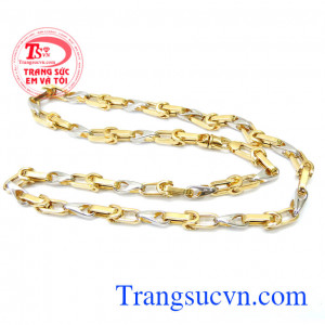 Thiết kế đơn giản, tinh tế, dễ dàng kết hợp với những trang phục khác nhau kiểu dáng độc lạ, phong cách đầy cá tính mạnh mẽ là đặc điểm nổi bật cho các đấng mày râu