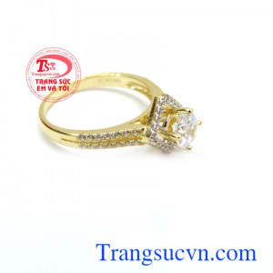 Là một món quà tặng, món Trang Sức Nữ vô cùng ý nghĩa. Nhẫn vàng nữ tính đeo tay đẹp