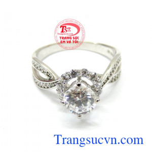 Nhẫn vàng trắng cá tính cho nữ thiết kế tinh xảo. 