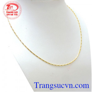 Kiềng vàng nữ tính duyên dáng đẹp trang sức em và tôi hân hạnh mang đến cho các bạn một món quà vô cùng hấp dẫn.