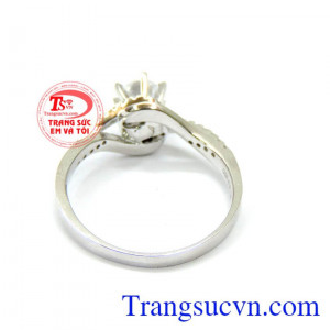 Cá tính và duyên dáng của riêng bạn. Nhẫn nữ đá đẹp dịu dàng đẹp