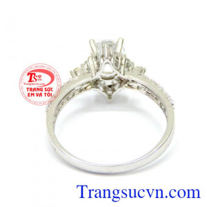 Nhẫn nữ vàng trắng tặng phái đẹp sản phẩm thiết kế tinh xảo, nhỏ nhắn, xinh xắn. 