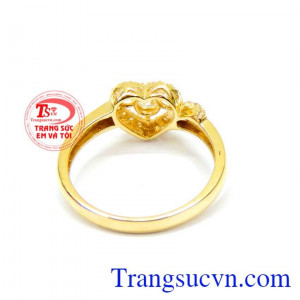 Nhẫn nữ món quà ý nghĩa đeo hợp thời trang. 