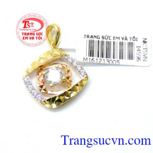 Mặt nữ vàng được làm từ chất liệu vàng 18k italy sáng bóng, thiết kế một cách tinh tế và đẹp mắt, đem lại cho các bạn một bộ nữ trang đẳng cấp, thời thượng mà giá cả hợp lý