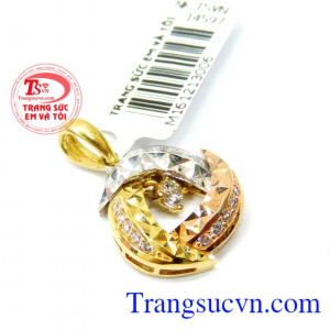 Mặt dây sáng bóng may mắn đẹp là món quà ý nghĩa nhất phái đẹp nên chọn cho mình