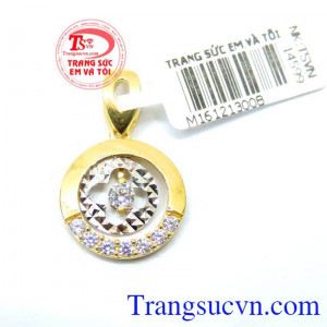 Mặt dây nữ vàng xinh xắn đẹp mặt nữ vàng dính đá đáng yêu được làm trên chất liệu vàng 18k sáng bóng