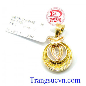 Mặt dây chuyền vàng tây sang trọng