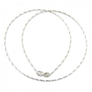Giá cả hợp lý quý phái cho nữ tính lấy biểu tượng kiềng nhỏ chuỗi vàng trắng đẹp mang tới cho người dùng một phong cách nữ tính, thanh lịch. Kiềng nữ đeo quý phái đẹp