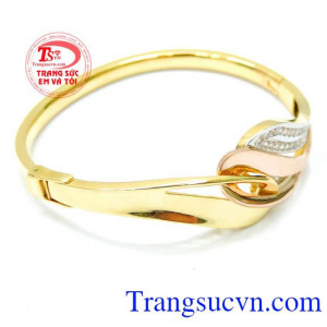 Vòng đeo tay nữ tính duyên dáng là món quà tặng vô cùng đáng yêu dành tặng cho người thân yêu của bạn với kiểu dáng đẹp. 