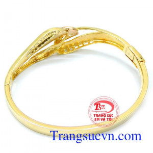 Với hơn một trăm mẫu vòng tay vàng đẹp chắc chắn sẽ khiến bạn hài lòng. Vòng đeo tay nữ tính duyên dáng