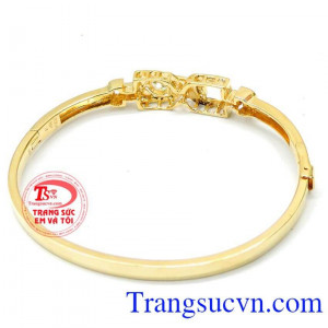 Sản phẩm bảo hành uy tín, giao hàng toàn quốc. Vòng tay nữ đính đá cho phái đẹp