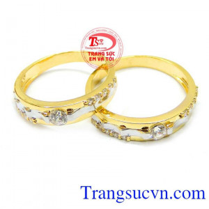 Nhẫn cưới tình yêu vĩnh cửu đẹp thiết kế đẹp tinh tế sang trọng điểm nổi bật của bộ nhẫn cưới vàng này