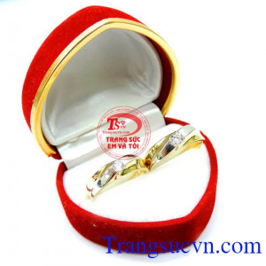 Đôi nhẫn cưới tình yêu cao đẹp