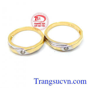Cặp nhẫn cưới vàng hạnh phúc là minh chứng cho tình yêu và sự trung thành của đời sông hôn nhân và gia đình hạnh phúc