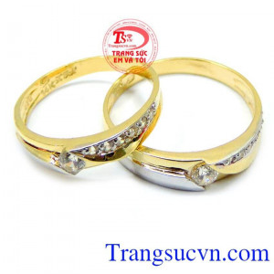 Cặp nhẫn cưới tình yêu hẹn ước thiết kế tinh tế sang trọng phù hợp với xu hướng ngày cưới hiện nay toát lên vẻ sang trọng quý phải cho người đeo