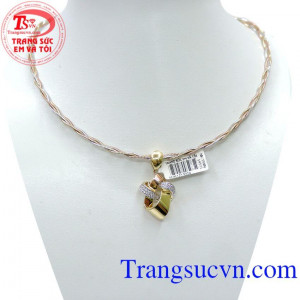 Bộ kiềng cho nữ đeo sang trọng với bộ nữ trang chất liệu vàng 18k bền đẹp