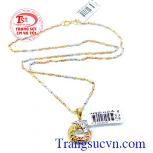 Bộ trang sức cho nữ đeo quý phái