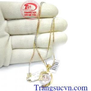 Mặt dây chuyền thời trang đẹp đeo với dây chuyền đẹp sang trọng nhỏ xinh với thiết kế thanh nhã, trẻ trung làm bằng chất liệu bạc cao cấp là món quà đặc biệt cho những người thân, bạn bè của bạn