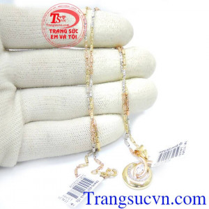 Bộ nữ trang mang vẻ đẹp điệu đà chắc chắn bạn sẽ rất hài lòng khi được tự mình trải nghiệm vẻ đẹp của bộ phụ kiện trang sức