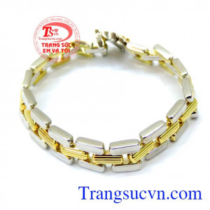 Lắc tay nam tính 18k mạnh mẽ mang lại vẻ đẹp đầy nam tính cho nam giới đang là sản phẩm đượcphái mạnh ưa chuộng nhất. 