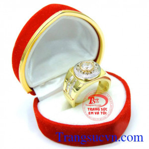 Nhẫn nam vàng tinh tế sáng bóng thiết kế đơn giản, tinh tế, tuy không phô trương nhưng vẫn mang vẻ đẹp nam tính, phong độ, sang trọng và đẳng cấp 