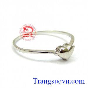 Sang trọng dịu dàng đáng yêu. Nhẫn trái tim cho nữ đẹp