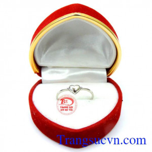Nhẫn trái tim cho nữ đẹp