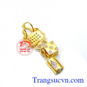 Mặt dây chuyền vàng tây sang trọng