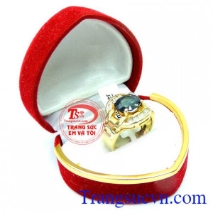 Nhẫn nữ saphire đeo hợp mệnh Với thiết kế mới đơn giản, tinh tế. 