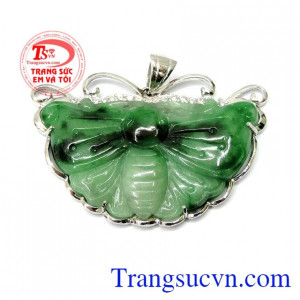 Mặt dây bướm xinh hạnh phúc là sản phẩm mặt dây bướm xinh đem đến cho người sử dụng nét đáng yêu, duyên dáng của người phụ nữ