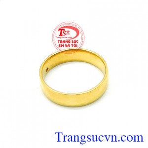 Chất lượng vàng được đảm bảo uy tín. Nhẫn duyên dáng đính kim cương