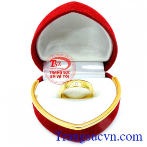 Nhẫn duyên dáng đính kim cương