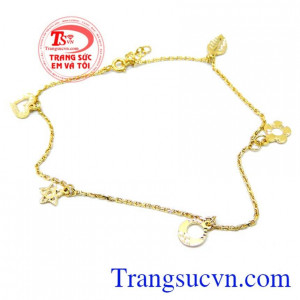 Lắc tay hình hoa lá 10k may mắn giúp vẻ ngoài vừa duyên dáng lại vừa toát lên nét cá tính và gợi cảm.