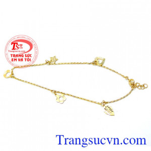 Hướng đến sử dụng bởi sự nhẹ nhàng nhưng đầy tinh tế mà nó đem lại lắc tay nữ bằng vàng với kiểu dáng đẹp, giá tốt. Lắc tay hình hoa lá 10k may mắn