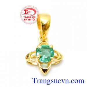 Mặt nữ sang trọng đính đá emerald dành cho bạn nữ sành điệu