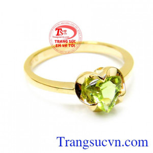 Bảo hành uy tín, giao hàng toàn quốc. Nhẫn nữ peridot hợp mệnh mộc