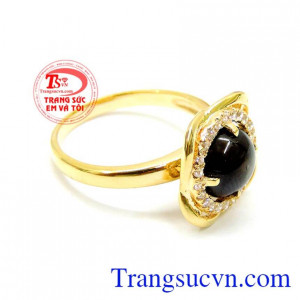 Thích hợp sử dụng trong những dịp sự kiện, lễ cưới, gặp mặt. Nhẫn nữ saphire yêu kiều 14k