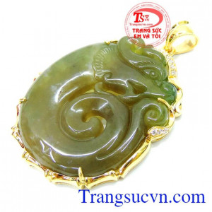 Là con vật đứng đầu trong các loài thú lành, nên ngoài việc hóa sát rồng còn tăng cường phát huy quyền lực. Mặt dây rồng nước canxedon đẹp