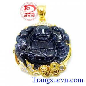 Mặt phật saphire đem lại phú quý hình tượng người ta thích chọn thường là mặt dây chuyền tượng Phật Di Lặc có khuôn mặt cười hả hê, với mong muốn nhận được nhiều niềm vui, mọi sự mong cầu đều được như ý.