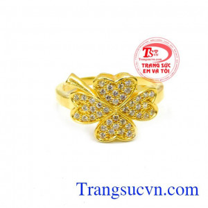 Là món quà đầy ý nghĩa dành tặng cho bạn bè, người thân, người thương của mình. Nhẫn nữ vàng hoa trái tim đẹp