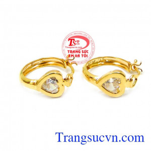 Hoa tai trái tim 10k đính đá xinh xắn bằng vàng, chất liệu vàng 10k sáng bóng.