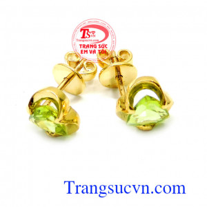 Hoa tai peridot 14k đeo trẻ đẹp Còn gì tuyệt vời hơn khi sở hữu đôi hoa tài Vàng 14k và là tâm điểm của những sự kiện,