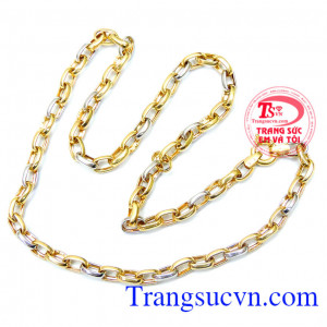 Dây chuyền nam mắt xích cá tính ngoài vẻ đẹp nam tính, phong cách riêng của từng người thì những chiếc dây chuyền vàng cho nam còn như một món trang sức giúp chủ nhân tự tin hơn