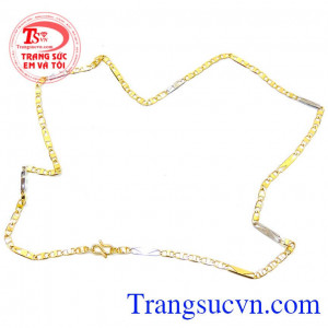 Dây chuyền nam đeo sang trọng luôn là phụ kiện quan trọng bậc nhất đối với phái mạnh đeo thể hiện cá tính cũng phong cách riêng của mỗi người những mẫu dây chuyền vàng cho nam với kiểu dáng phong phú, đa dạng về mẫu mã