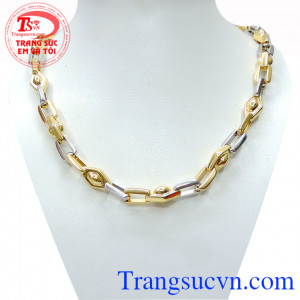 Dây chuyền nam 18k quyền lực thể hiện bản lĩnh của phái mạnh với thiết kế độc đáo tinh tế này mang tới vẻ đẹp thể hiện cá tính cũng như phong cách