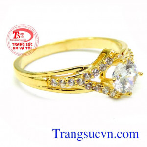 Thiết kế kiểu dáng đơn giản. Nhẫn nữ đính đá ngọt ngào 10k