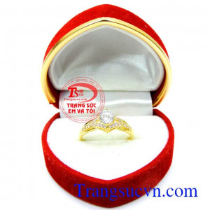 Chất lượng vàng được đảm bảo uy tín. Nhẫn nữ đính đá ngọt ngào 10k
