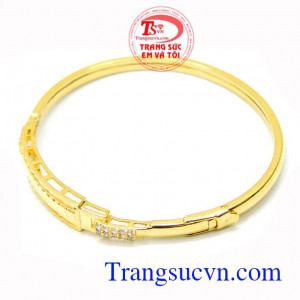 Có một không hai và chỉ có tại trang sức em và tôi. Vòng tay nữ đeo trẻ trung