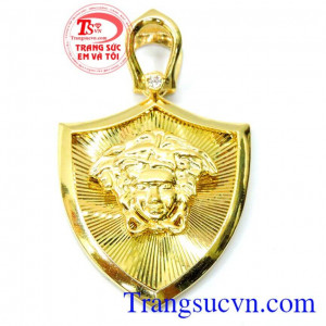 Mặt vàng 10k cho nam đẹp được thiết kế to, chắc chắn, và đầy đặn, đeo lên sẽ toát lên vẻ nam tính