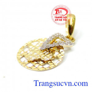 Mặt nữ vàng tây 10k được nhiều người ưa chuộng, tin tưởng sự dụng trong nhiều năm